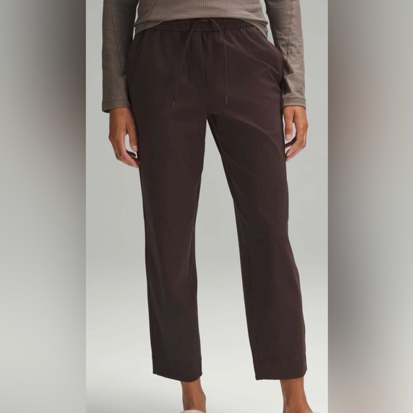 Lululemon LuxTreme Tapered Pant 7/8 Espresso Brown Mid Rise Size XL